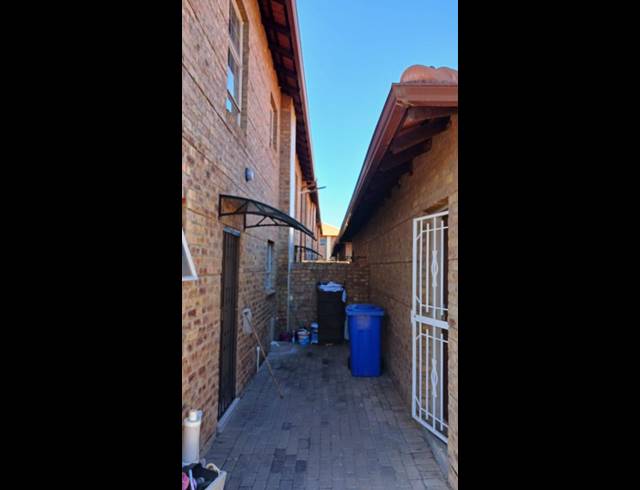 3 BEDROOM TOWNHOUSE FOR SALE IN ANNLIN